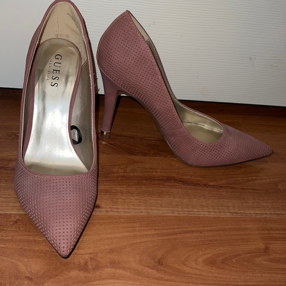 Pump heels